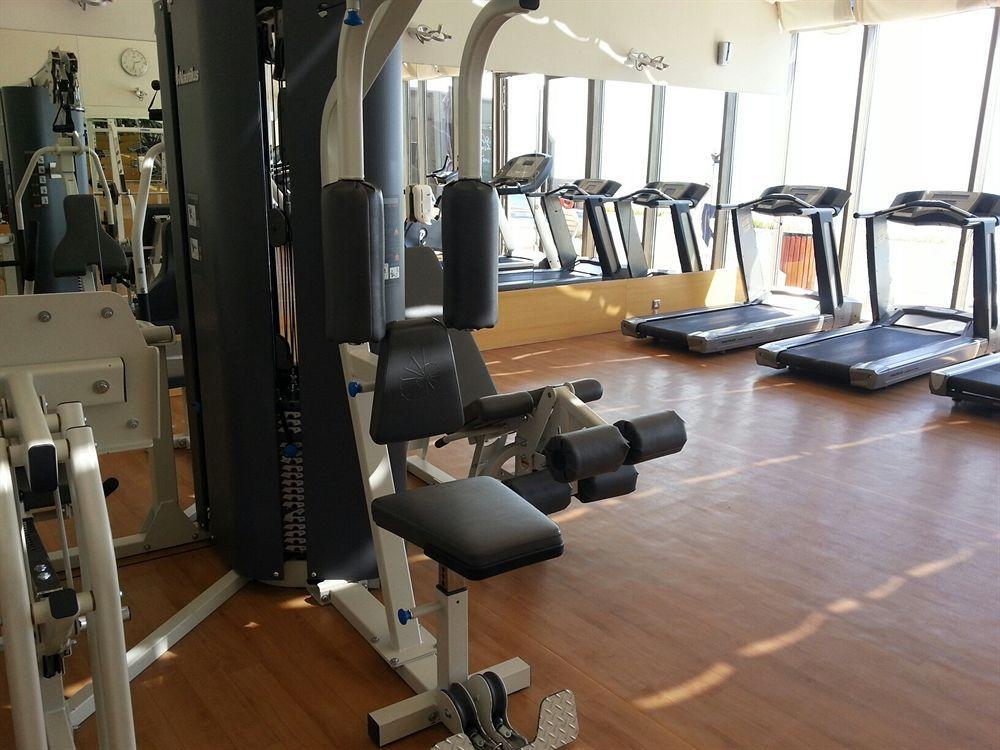 Safir Fintas Hotel Kuwait Koweït Extérieur photo The gym at the University of Roehampton