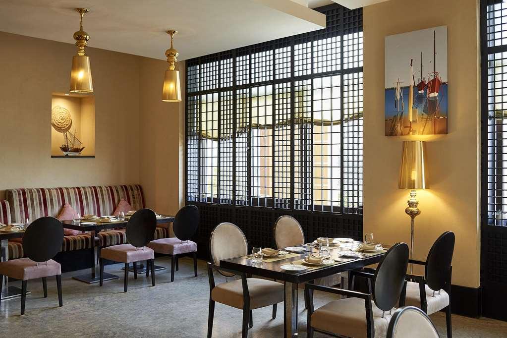 Safir Fintas Hotel Kuwait Koweït Facilités photo The restaurant