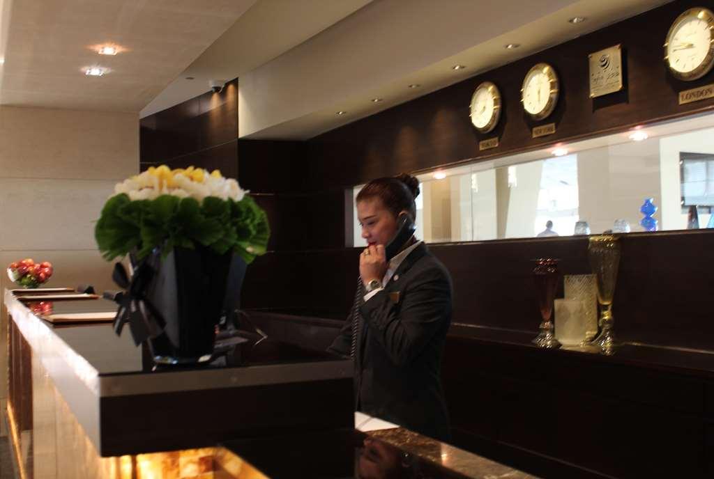 Safir Fintas Hotel Kuwait Koweït Facilités photo Concierge at the Mandarin Oriental, Hong Kong
