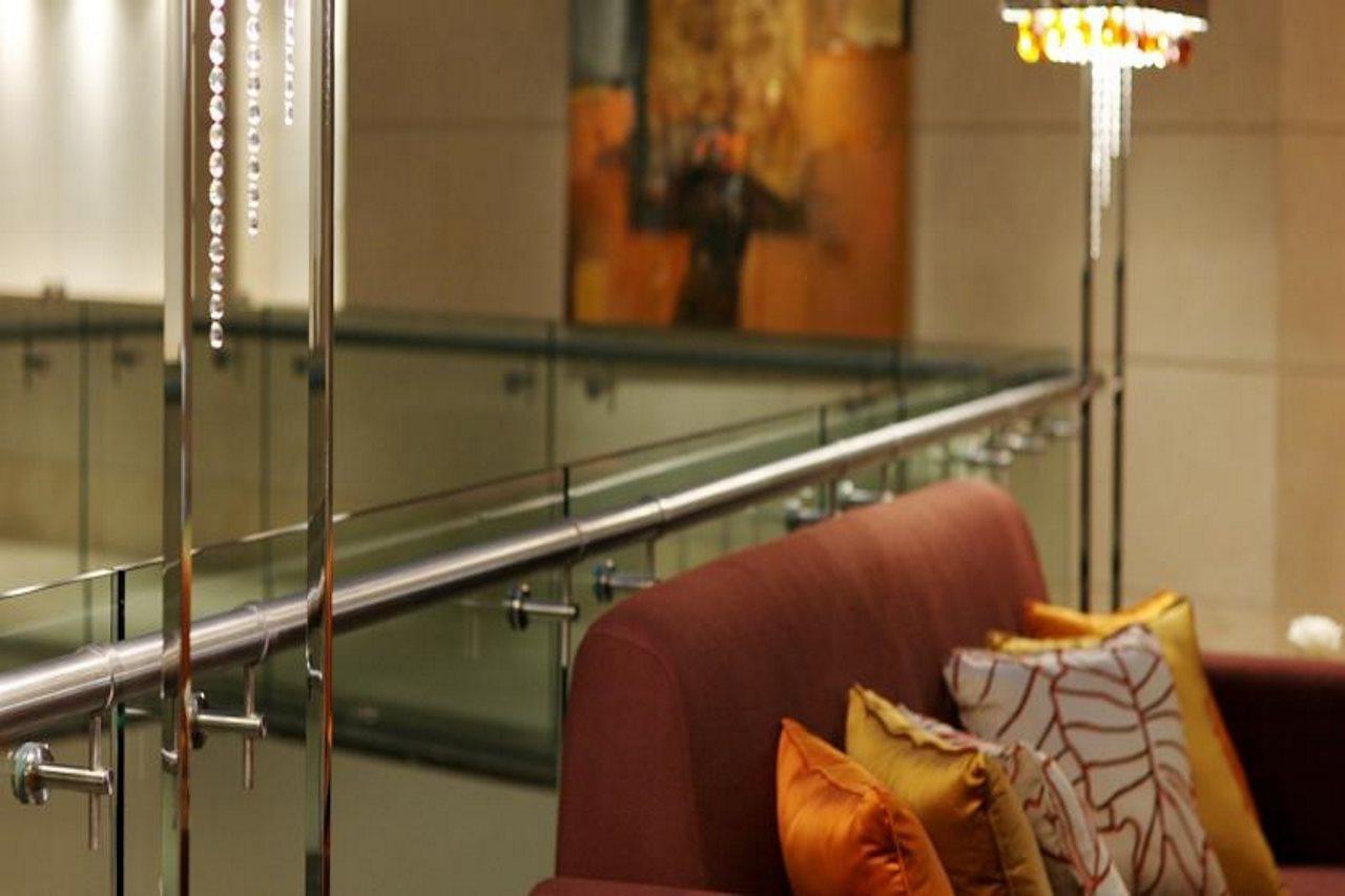 Safir Fintas Hotel Kuwait Koweït Extérieur photo The interior of the hotel