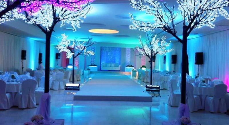 Safir Fintas Hotel Kuwait Koweït Extérieur photo The interior of the main hall